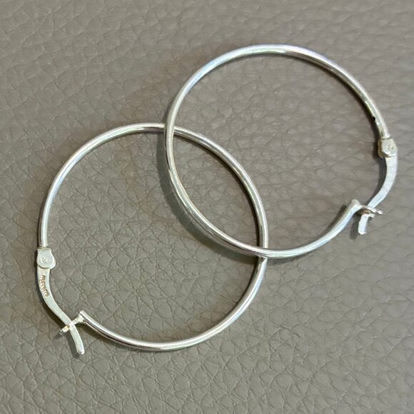 Sterling silver hoop earrings 4mm - classic polished lightweight durable hoops - Picture 1 of 5